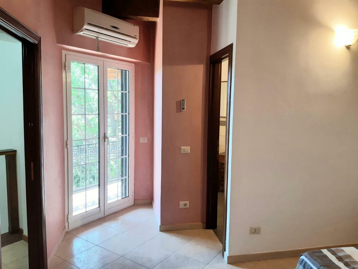 Dal Centurione Apartment โรม ภายนอก รูปภาพ