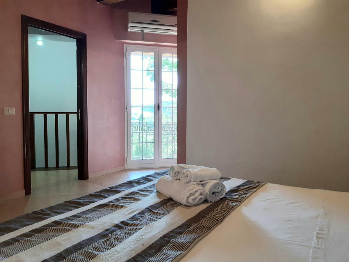 Dal Centurione Apartment โรม ภายนอก รูปภาพ