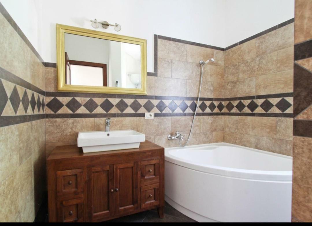 Dal Centurione Apartment โรม ภายนอก รูปภาพ