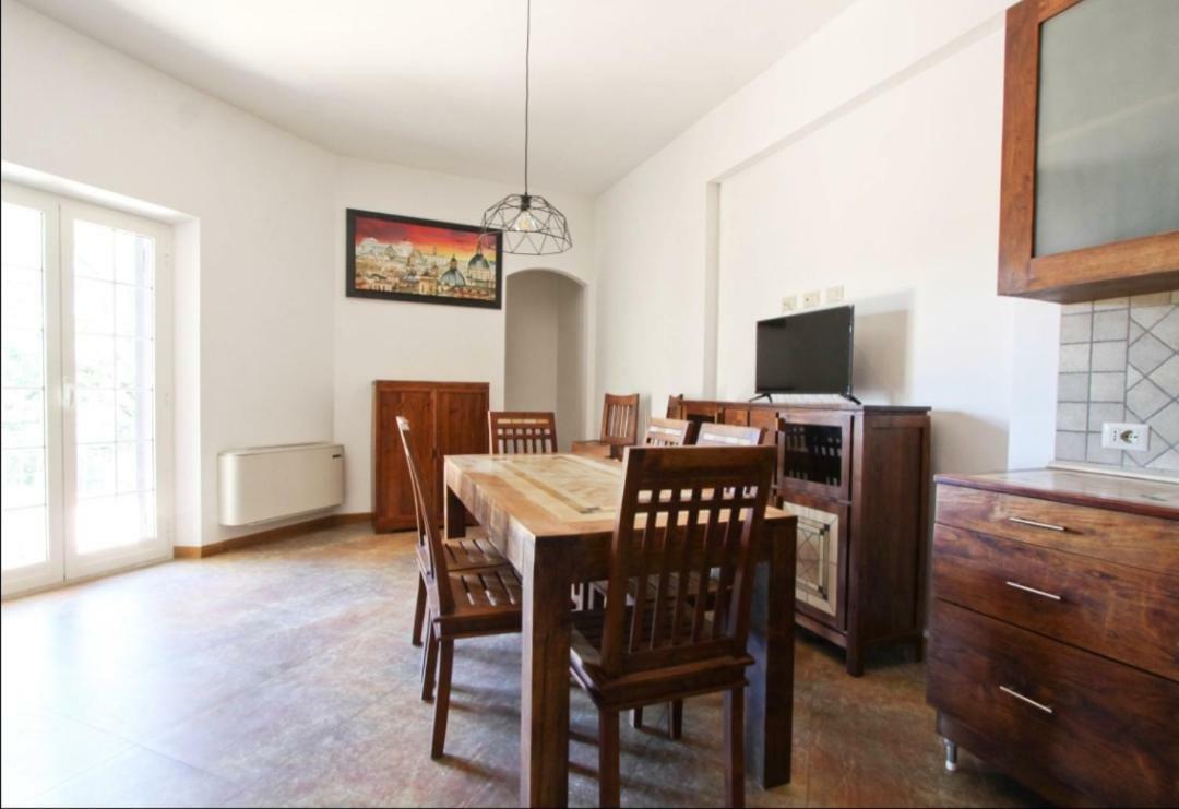 Dal Centurione Apartment โรม ภายนอก รูปภาพ